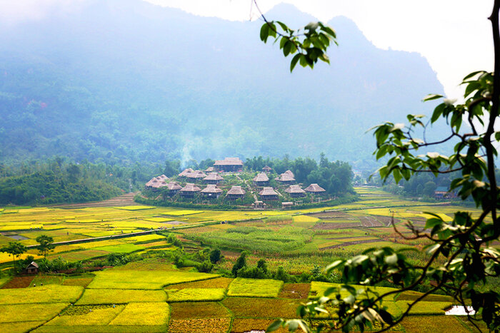 Traditional Stilt Houses Lac village